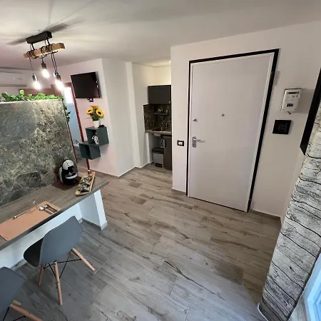 Apartment Loft Con Terrazzo A Livello Stazione *